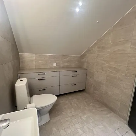 Otel B2 Lakeside Polku *